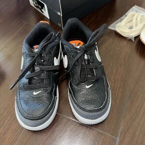 Nike low top with reflective swoosh